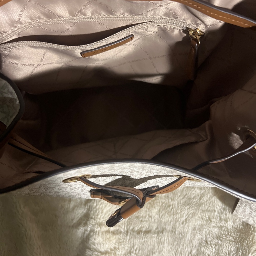 MK backpack - Picture 2 of 4